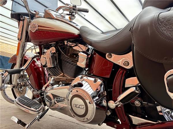2010 HARLEY-DAVIDSON CVO FLSTSE SCREAMIN EAGLE SOFTAIL CONVERTIBLE