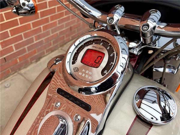 2010 HARLEY-DAVIDSON CVO FLSTSE SCREAMIN EAGLE SOFTAIL CONVERTIBLE