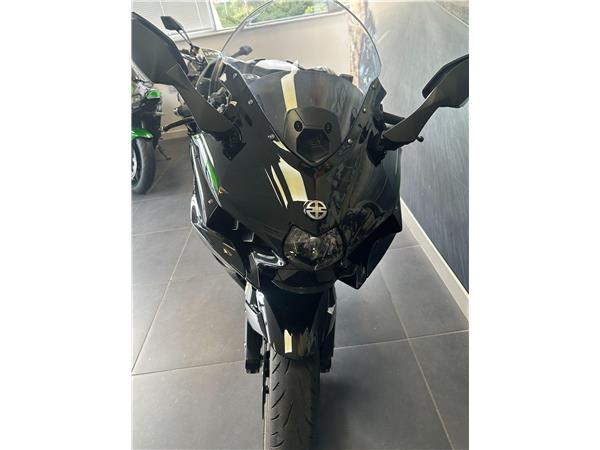 2025 Kawasaki Ninja H2 SX