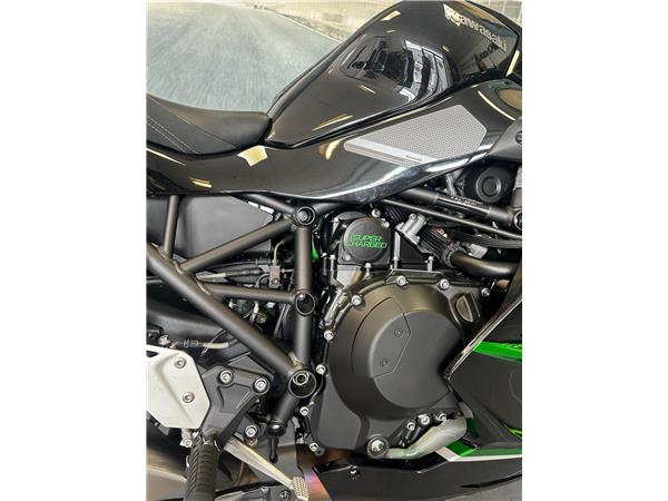 2025 Kawasaki Ninja H2 SX