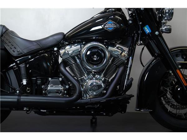 2025 harley-davidson FLHC Heritage Classic 117
