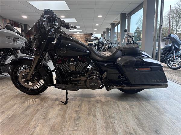 2022 HARLEY-DAVIDSON CVO FLHXSE STREET GLIDE