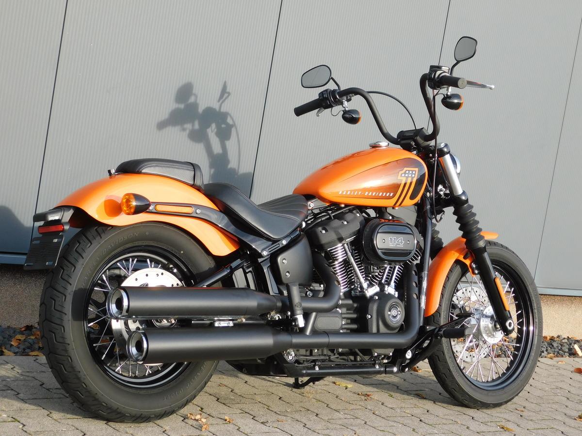 Street Bob 