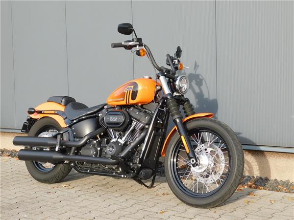 Street Bob 