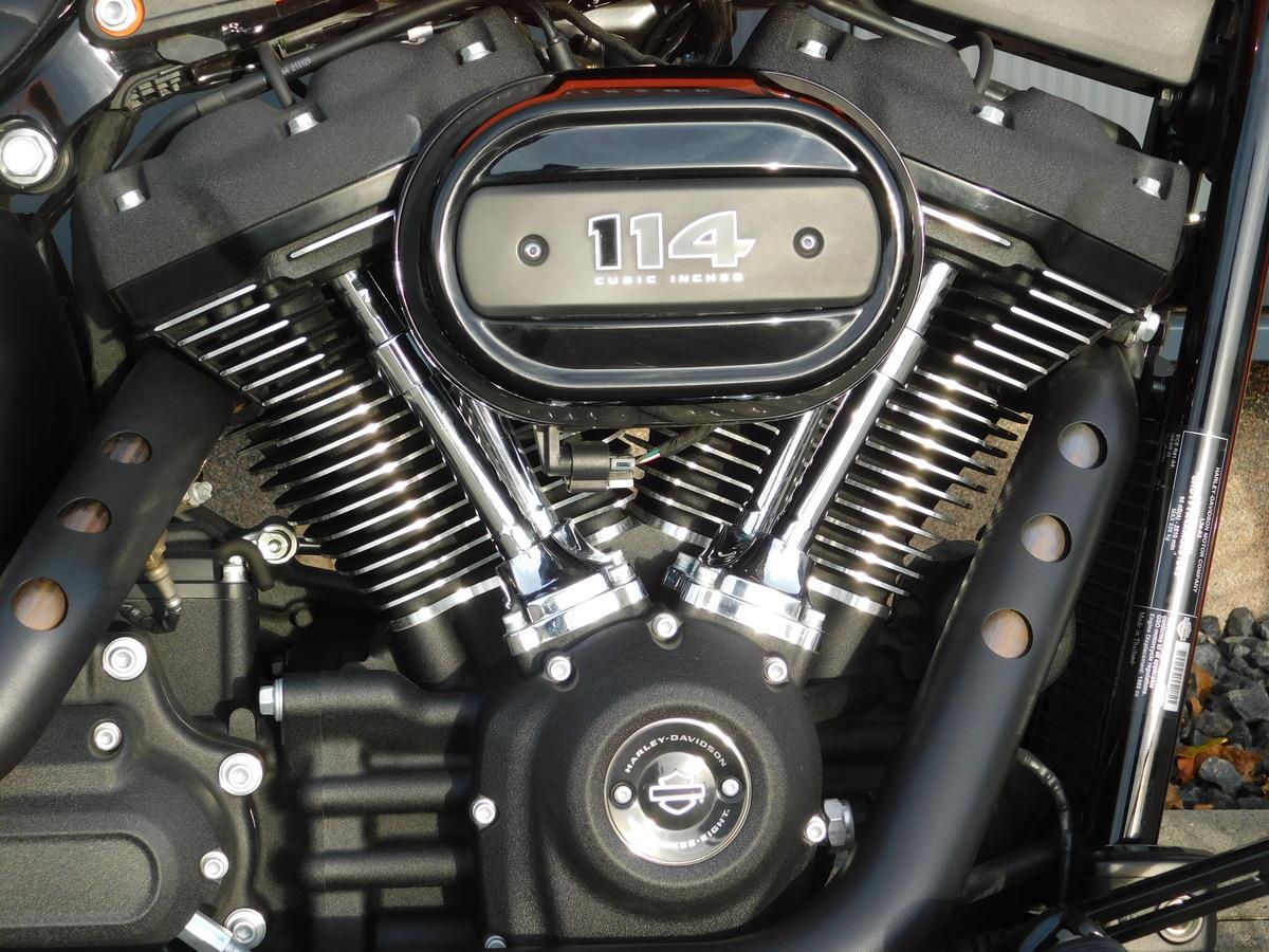 Street Bob 