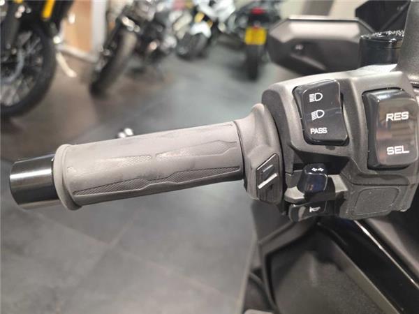 2024 Yamaha X-MAX 300 (CZD 300-A) Black