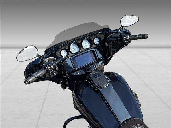 2022 harley-davidson FLHXSE Street Glide CVO 117