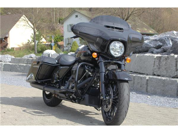 2019 harley-davidson FLHXS Street Glide Special 114