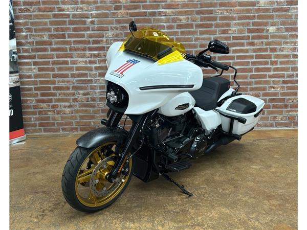 Street Glide Black Finish 