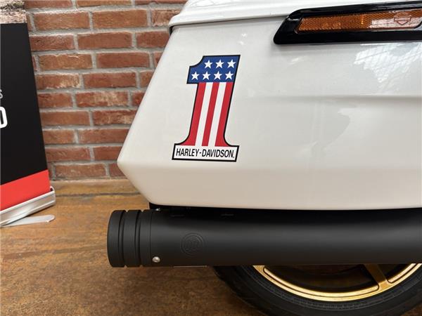 Street Glide Black Finish 