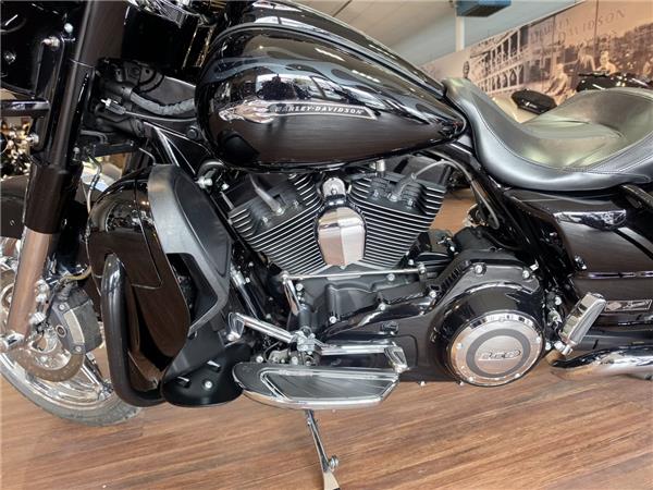 CVO STREET GLIDE 