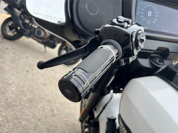 2024 Harley-Davidson Street Glide FLHX