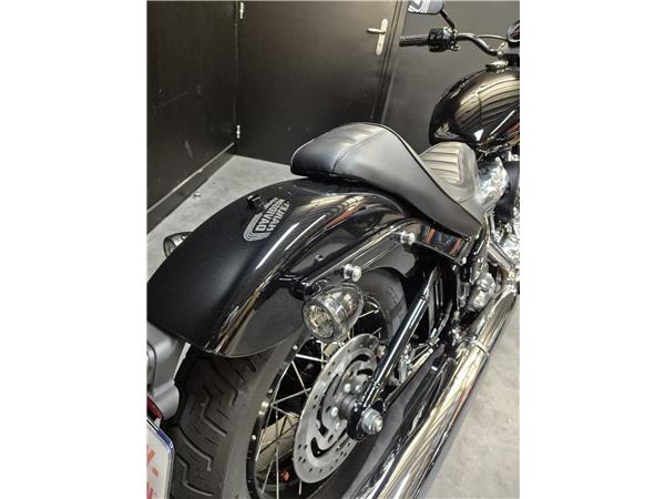 2025 HARLEY-DAVIDSON STREET BOB
