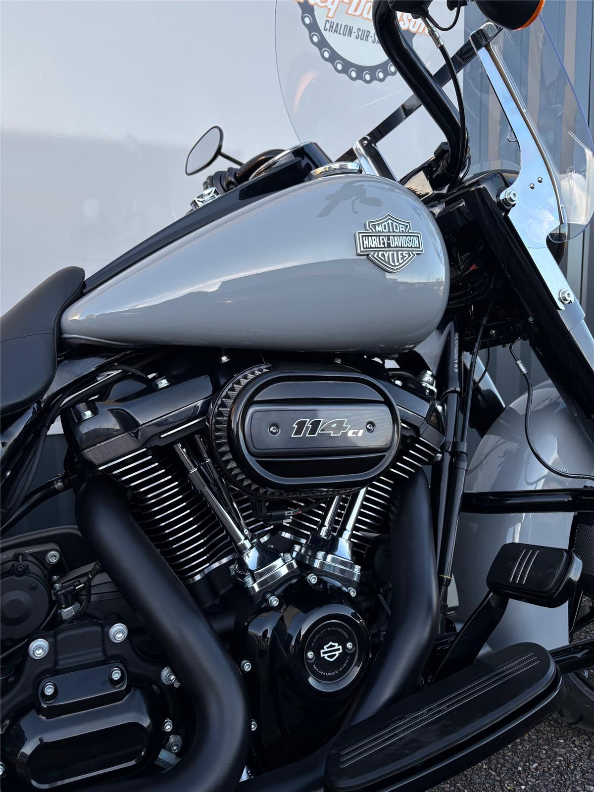 2025 HARLEY-DAVIDSON ROAD KING