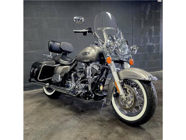 2017 HARLEY-DAVIDSON ROAD KING