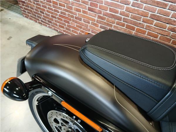 2021 HARLEY-DAVIDSON BREAKOUT