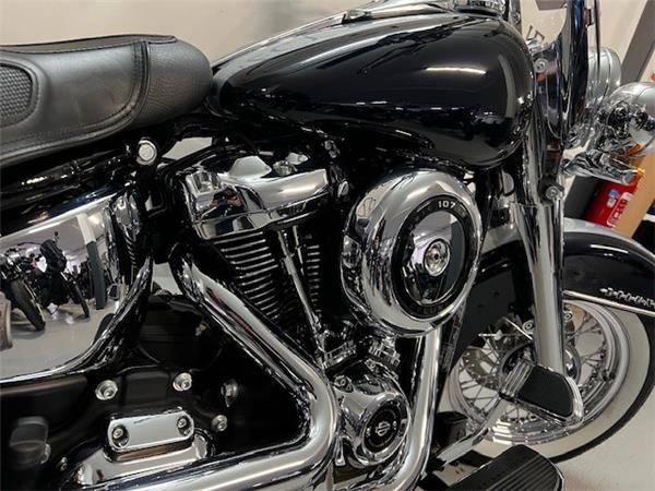 2019 HARLEY-DAVIDSON DELUXE