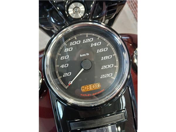 2020 HARLEY-DAVIDSON ROAD KING