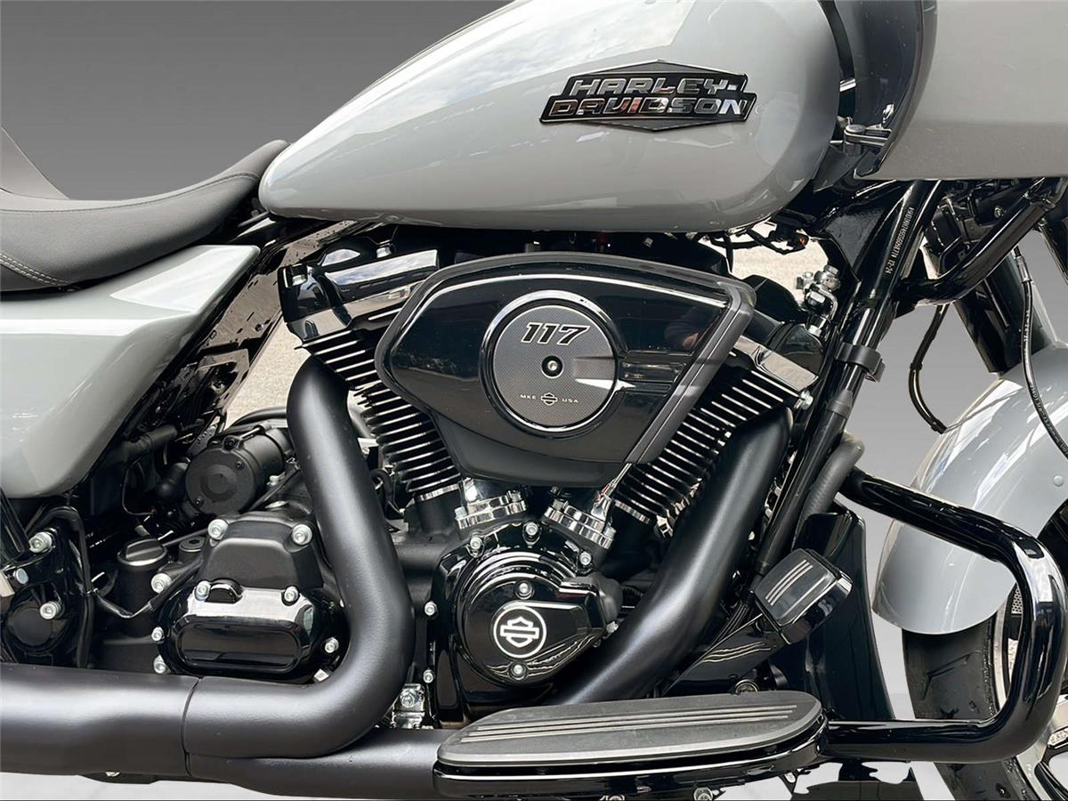 2026 harley-davidson FLTRX Road Glide Black Finish 117