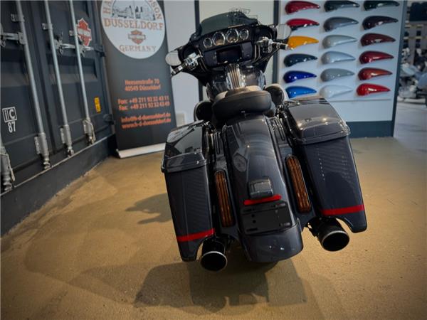 FLHXSE Street Glide CVO 117 