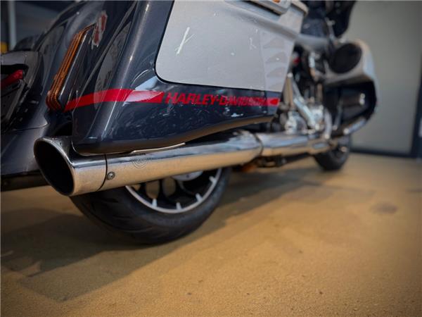 FLHXSE Street Glide CVO 117 