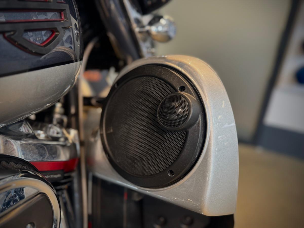 FLHXSE Street Glide CVO 117 