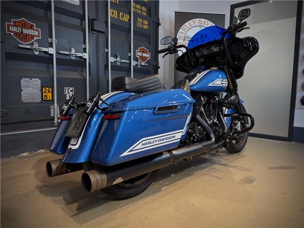 FLHXST Street Glide ST 117 