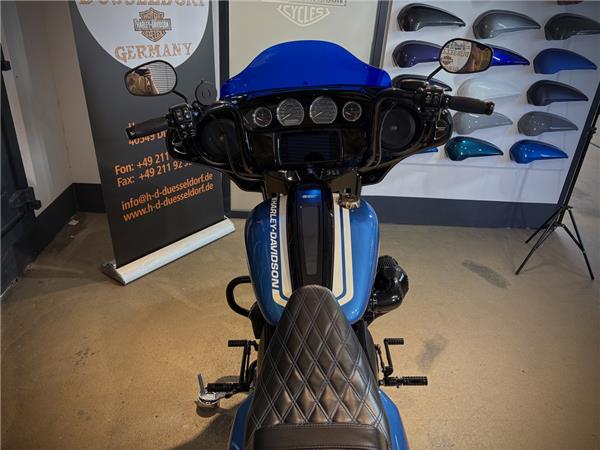 FLHXST Street Glide ST 117 