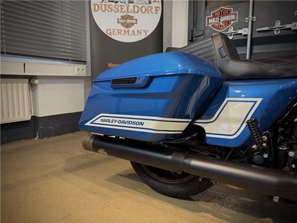 FLHXST Street Glide ST 117 