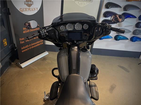 FLHXST Street Glide ST 
