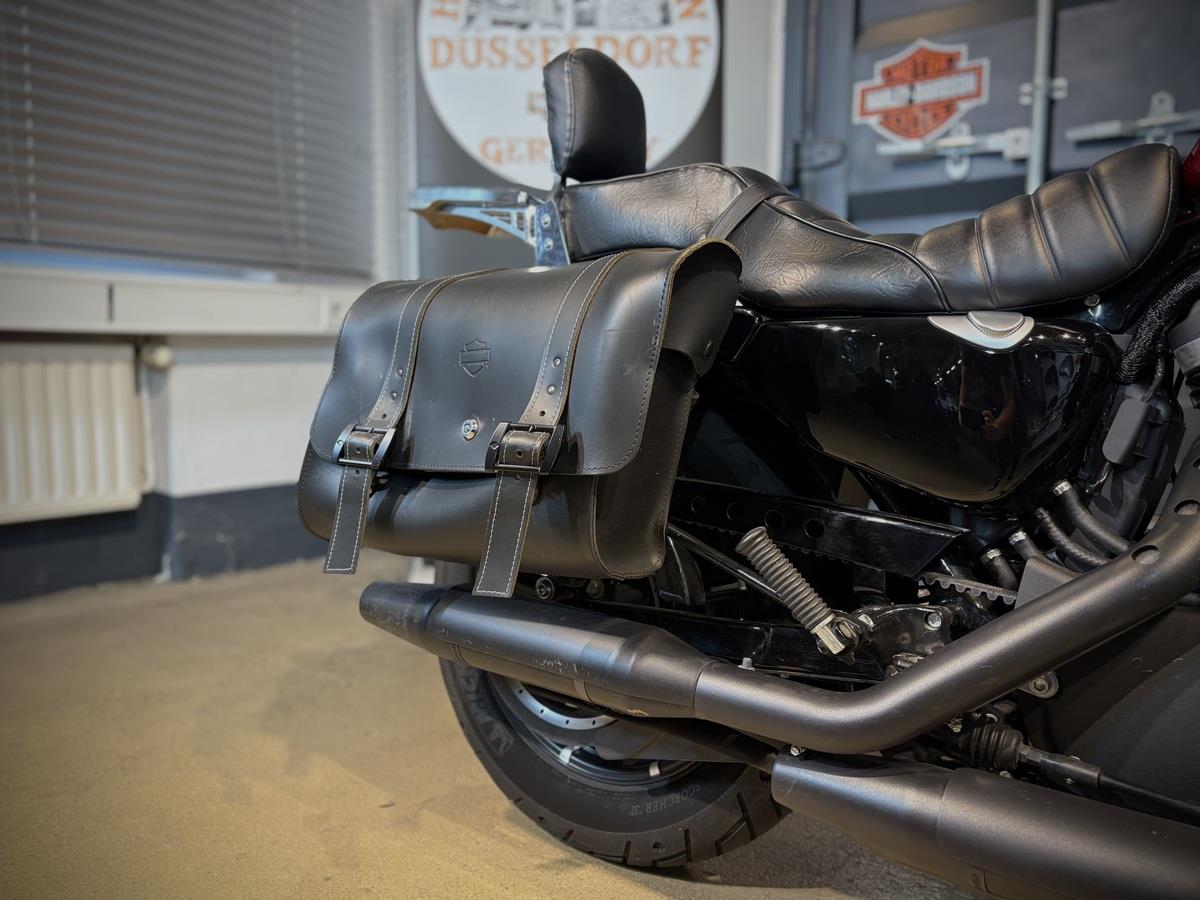 XL883N Iron 