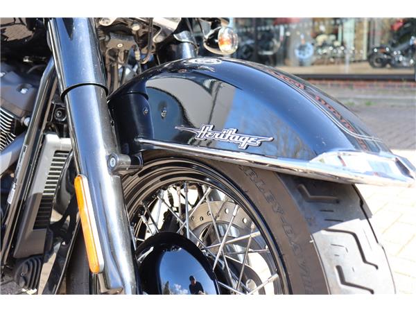 2023 HARLEY-DAVIDSON SOFTAIL FLHCS HERITAGE CLASSIC 114