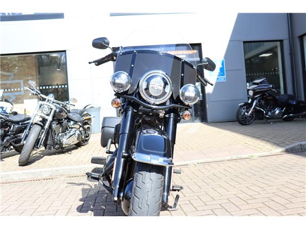 2023 HARLEY-DAVIDSON SOFTAIL FLHCS HERITAGE CLASSIC 114