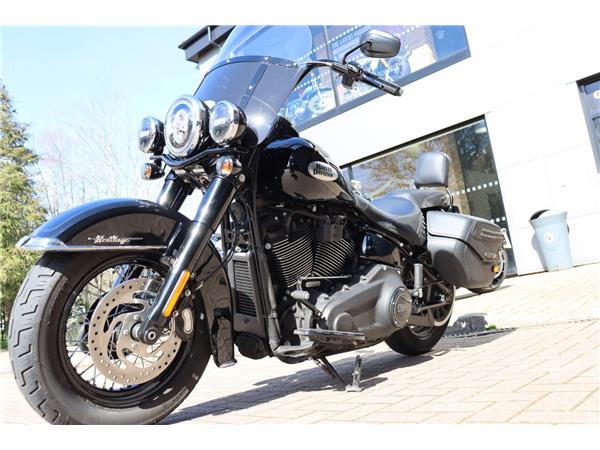 2023 HARLEY-DAVIDSON SOFTAIL FLHCS HERITAGE CLASSIC 114