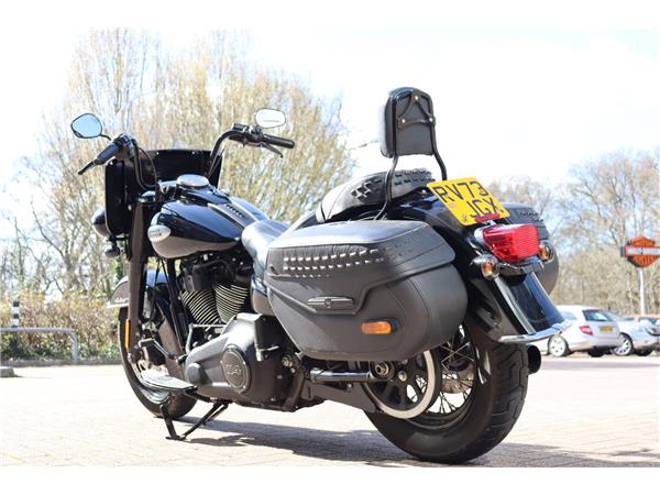 2023 HARLEY-DAVIDSON SOFTAIL FLHCS HERITAGE CLASSIC 114