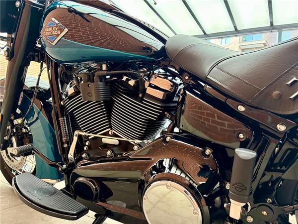 2026 HARLEY-DAVIDSON SOFTAIL FLHC HERITAGE CLASSIC