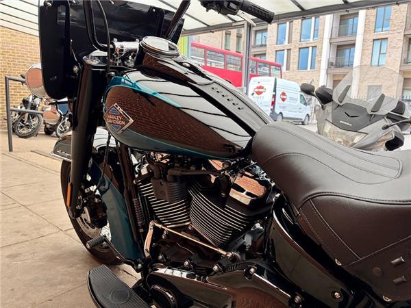 2026 HARLEY-DAVIDSON SOFTAIL FLHC HERITAGE CLASSIC