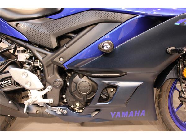 YAMAHA R3