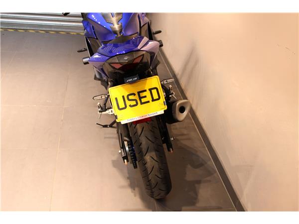 YAMAHA R3