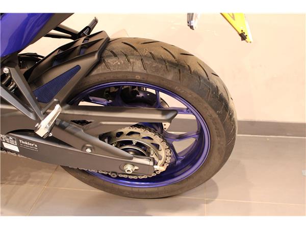YAMAHA R3