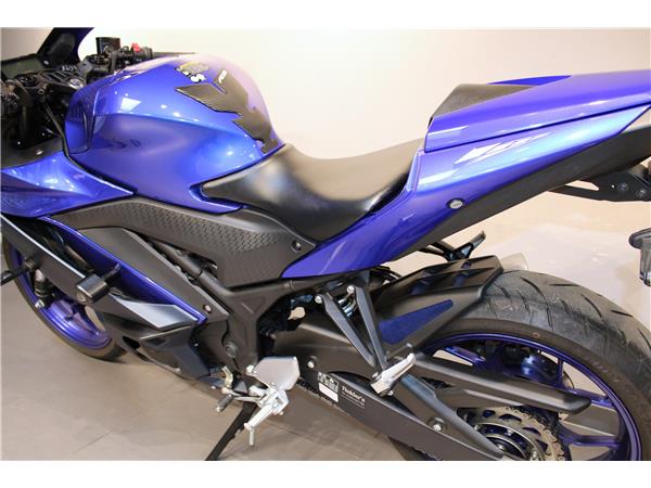 YAMAHA R3
