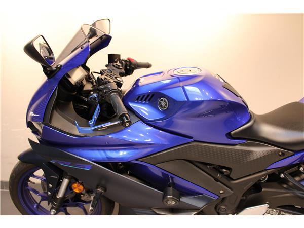 YAMAHA R3