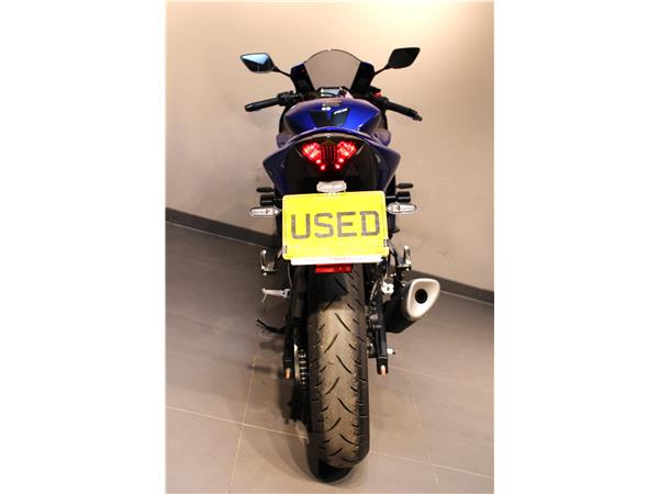 YAMAHA R3