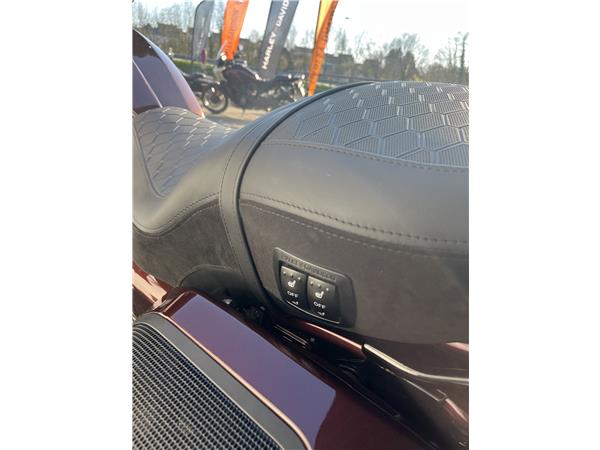 2024 HARLEY-DAVIDSON STREET GLIDE