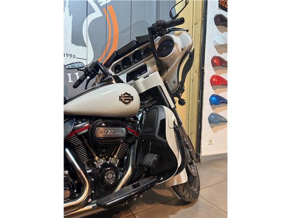 2019 HARLEY-DAVIDSON ULTRA