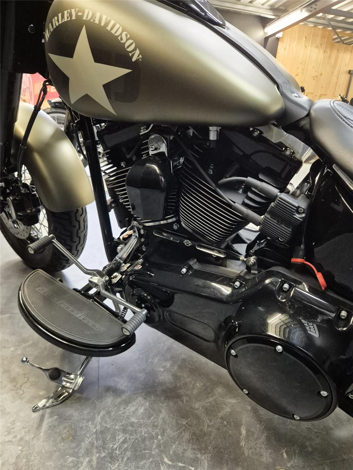2016 HARLEY-DAVIDSON SLIM