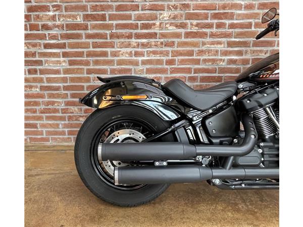 Street Bob 114 