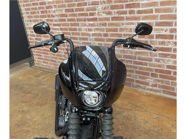 Street Bob 114 