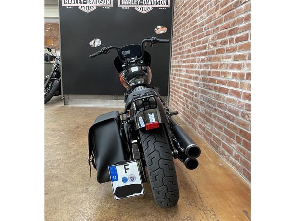 Street Bob 114 