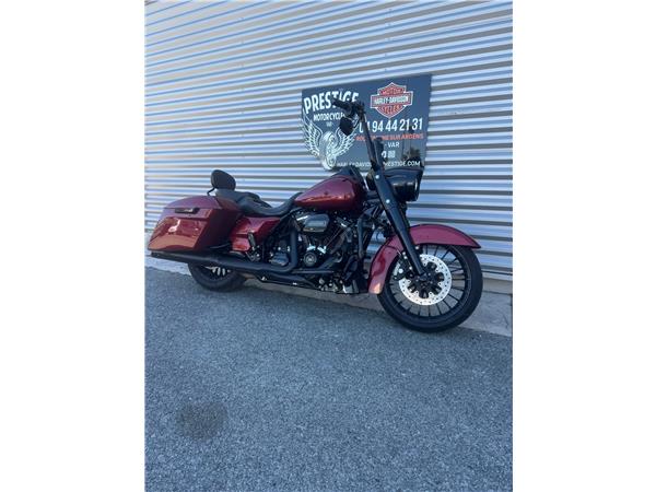2017 HARLEY-DAVIDSON ROAD KING